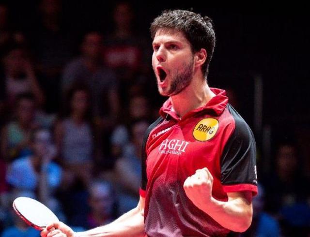 球场上游刃 球场上游刃