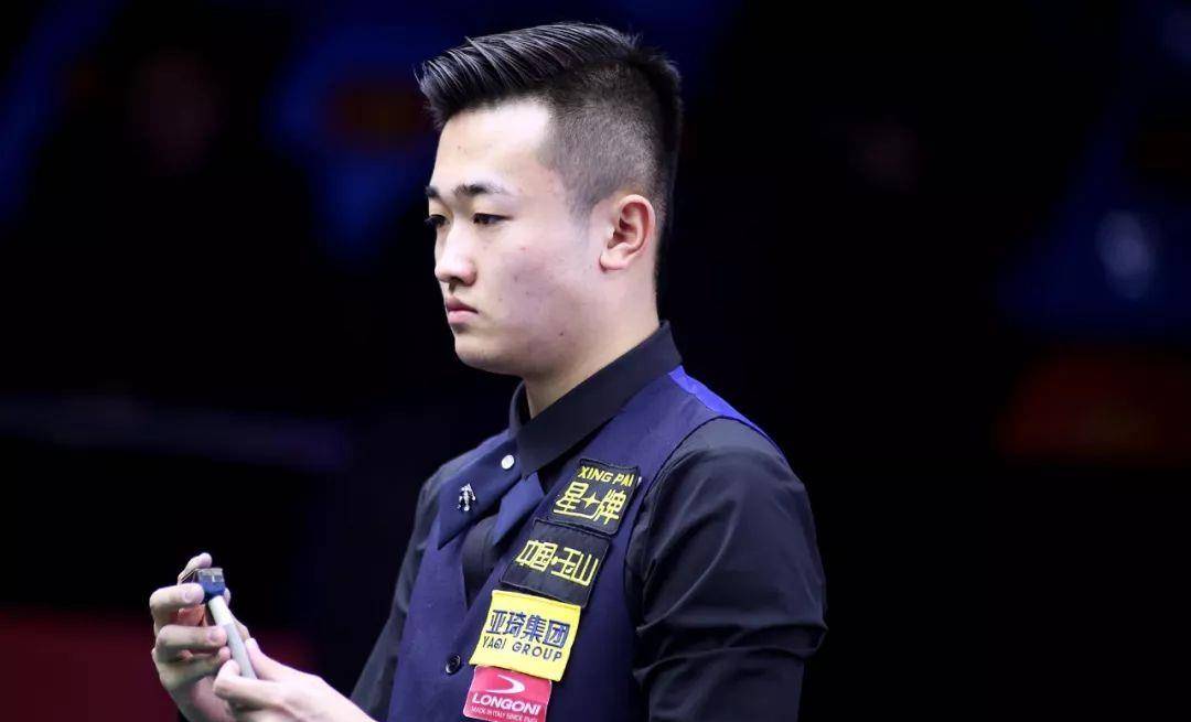 焦点战的深 焦点战的深