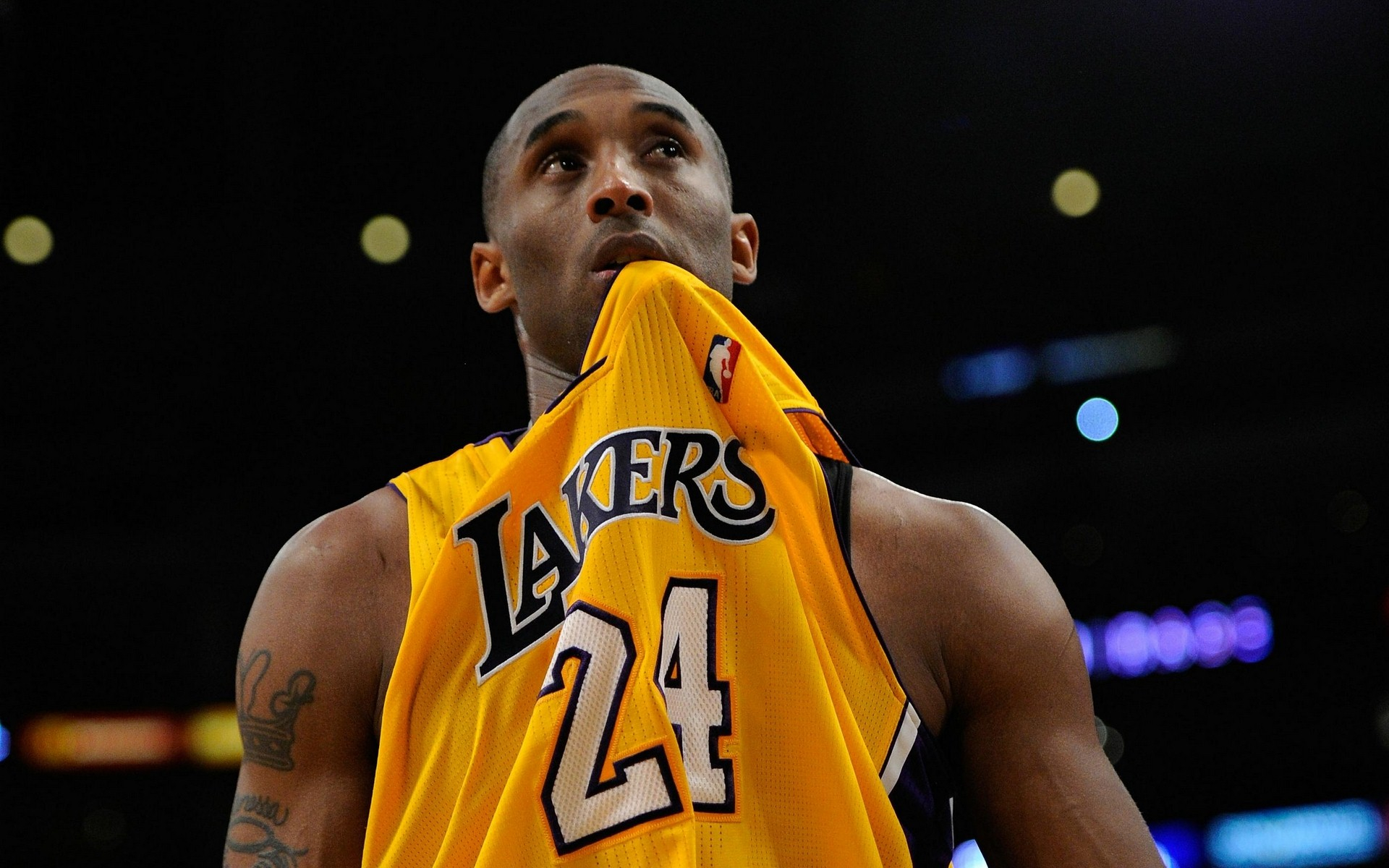 而是全队努 而是全队努